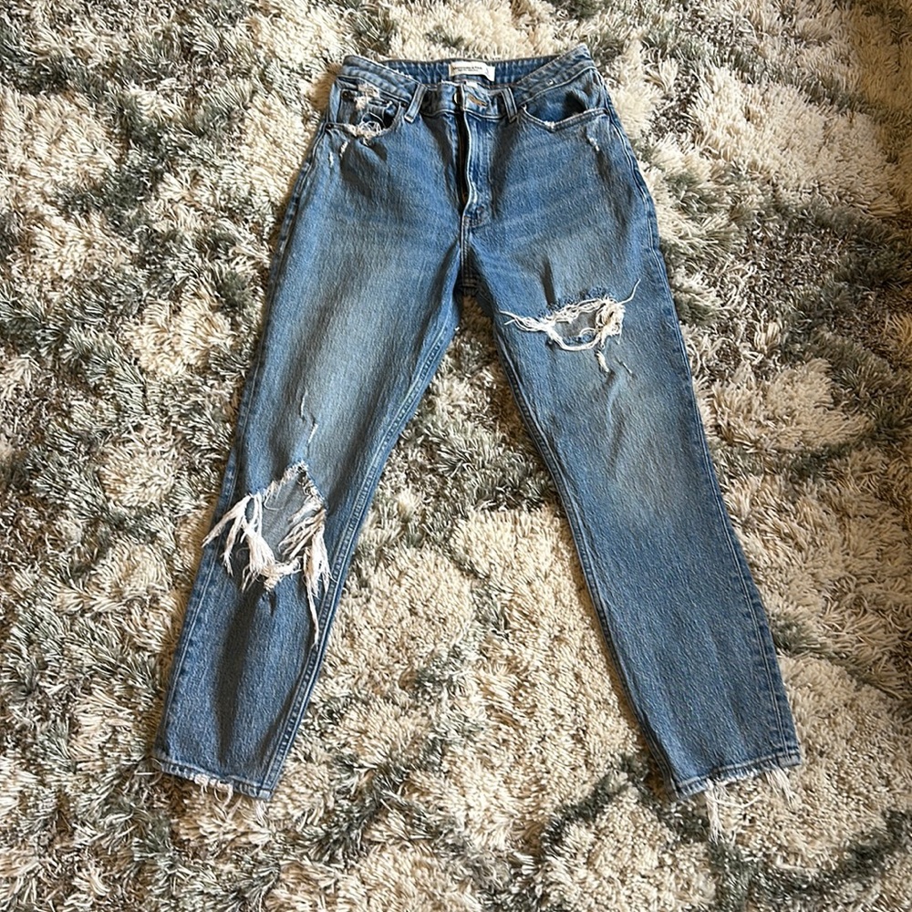 Abercrombie Curve Love High Rise Mom Jean, size 27